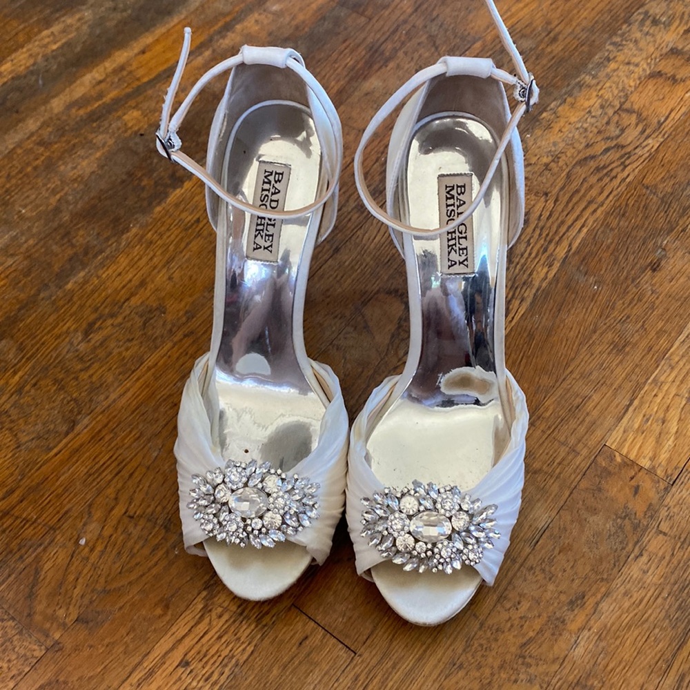 White peep toe Badgley Mischka heels with stunning embellishment